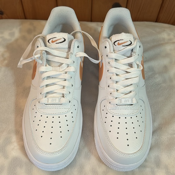 Nike Air Force 1 ‘07 Size 9 US WMNS SKU FQ2742-101 - Picture 4 of 8